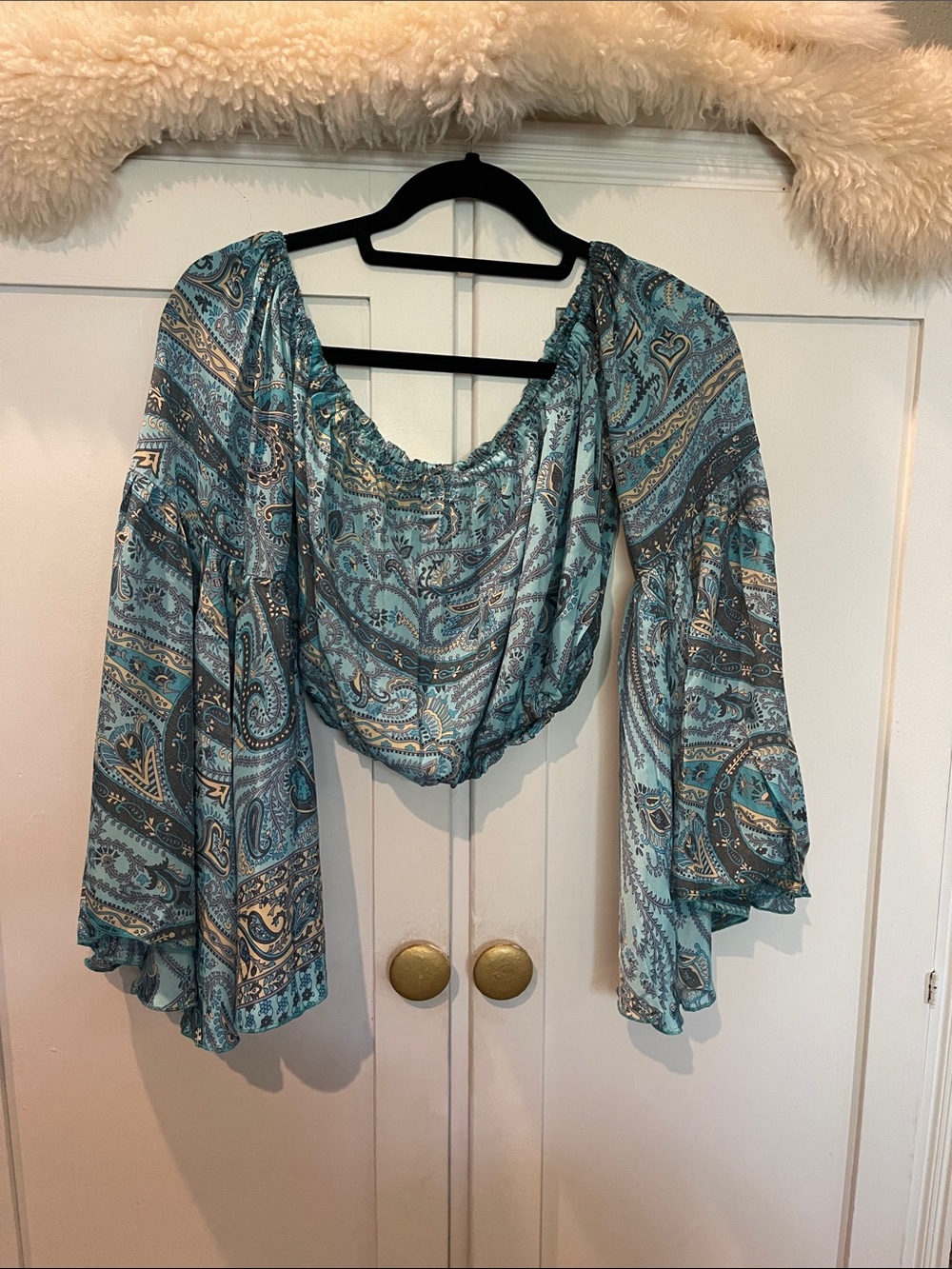 Boho Off-Shoulder Paisley Crop Top in Teal Blue